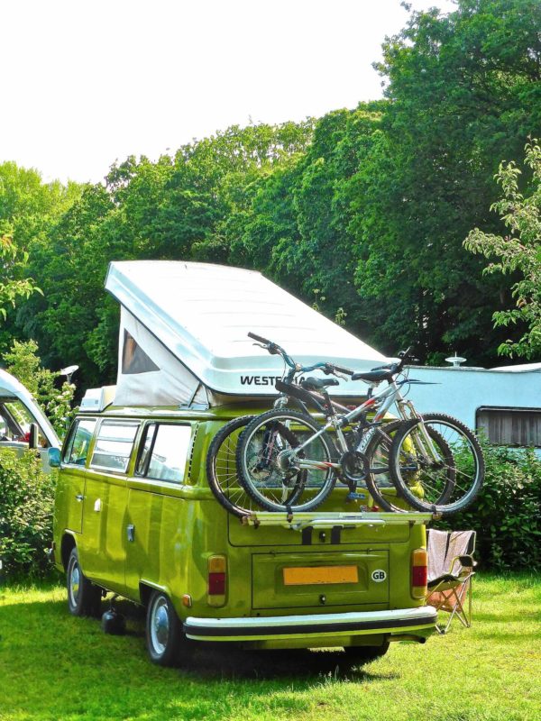 Freedom Camper van vert camping vélo Les trucs et astuces à connaître quand on voyage en van aménagé actualites van-vert-camping-vlo-actualites-les-trucs-et-astuces--connatre-quand-on-voyage-en-van-amnag-freedom-camper